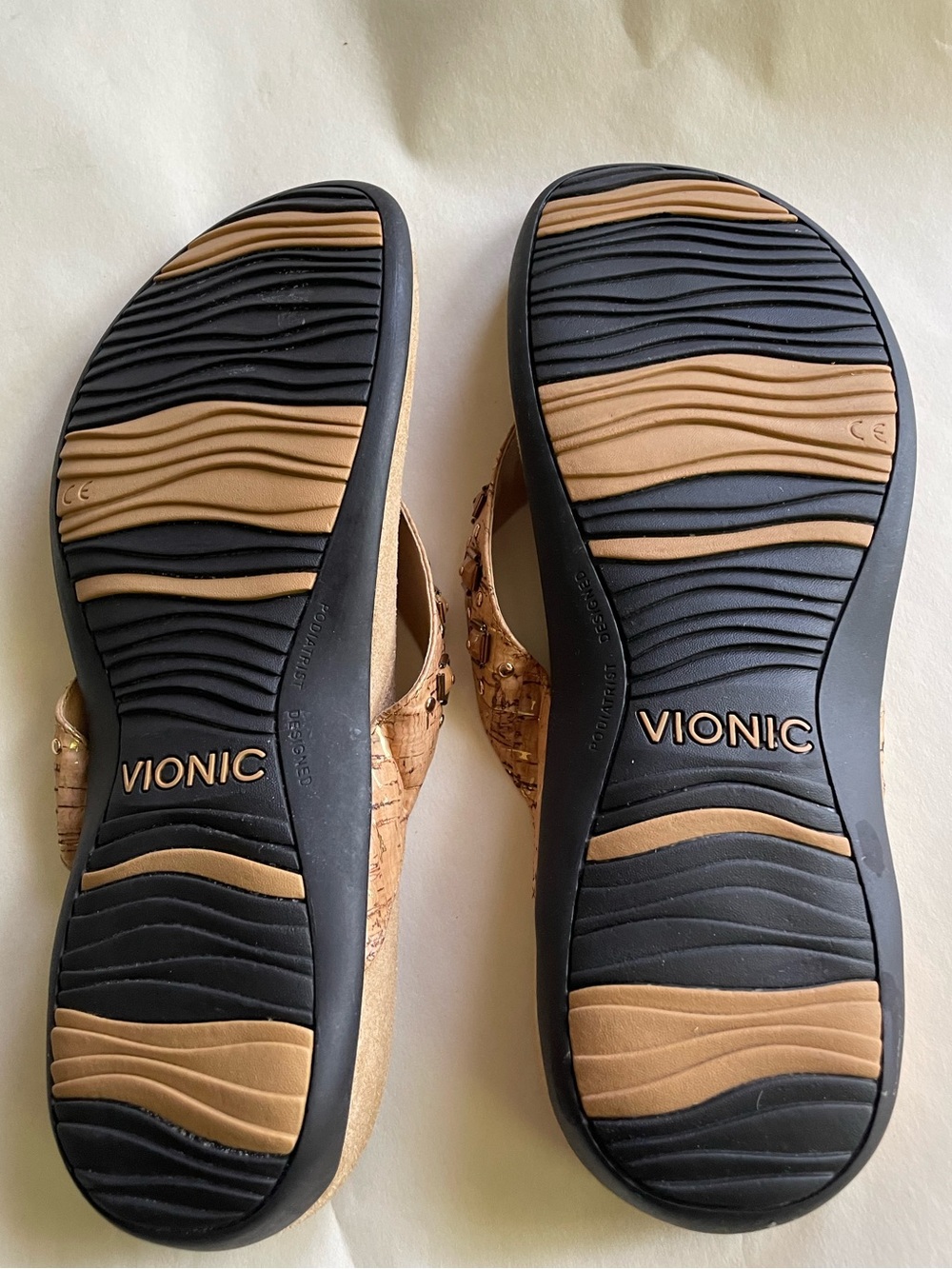 Vionic Tan Beaded Thong Sandals - Neutral  Flip Flops—brand new - Picture 2 of 3